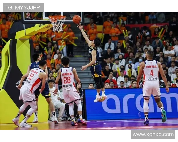 广东男篮再次力压对手夺得总冠军，球队士气高涨备战新赛季